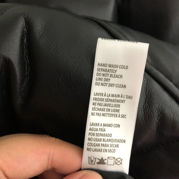 Good American Sherpa Faux Leather Puffer Cocoon in Black Size Medium - Picture 13 of 16